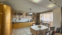 Продам 2 ком. квартиру+ кухня - столова,  ул. Ак. Сахарова