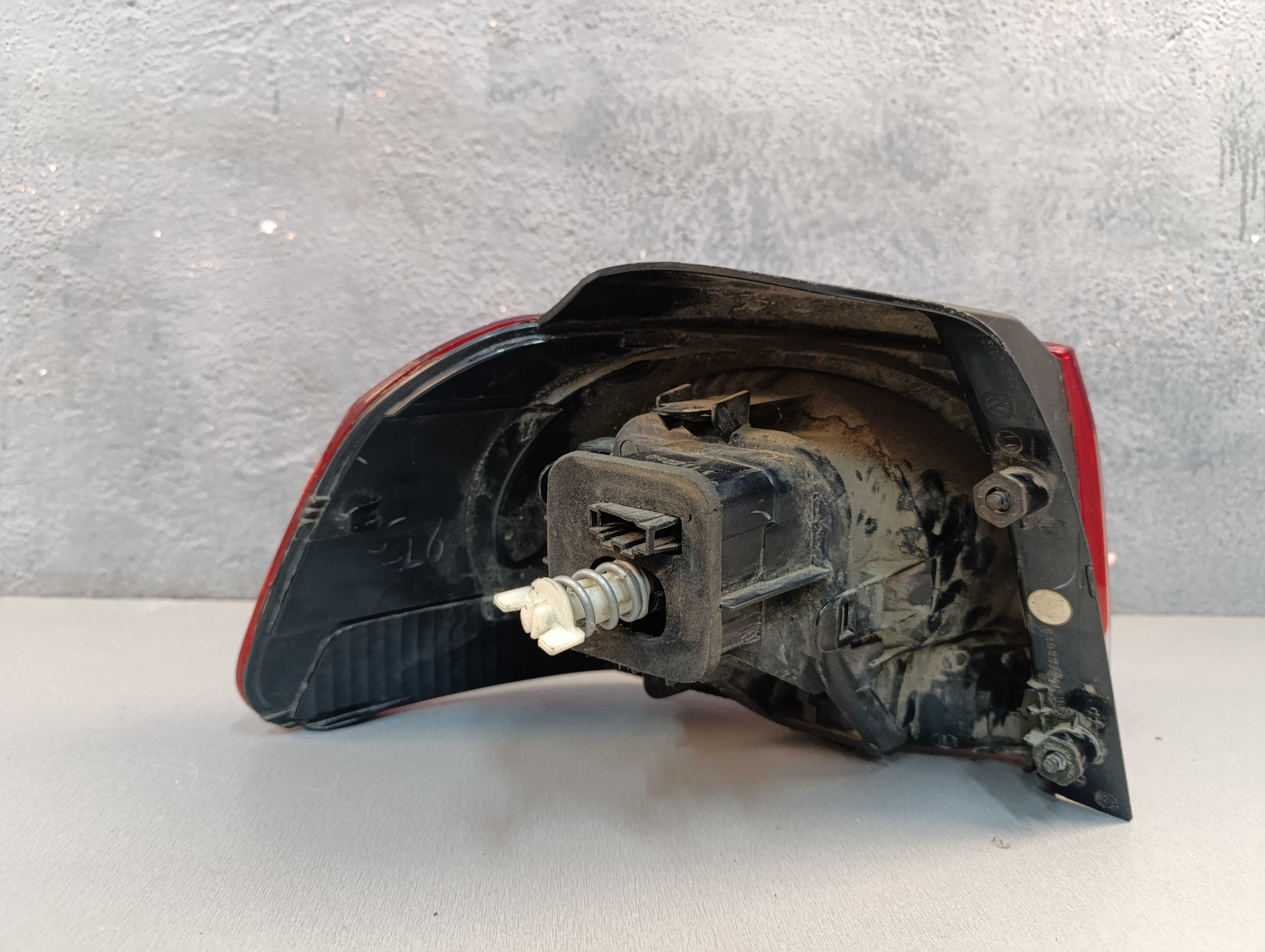 Volkswagen Golf 6 Фонарь стоп задний правий 5K0945112