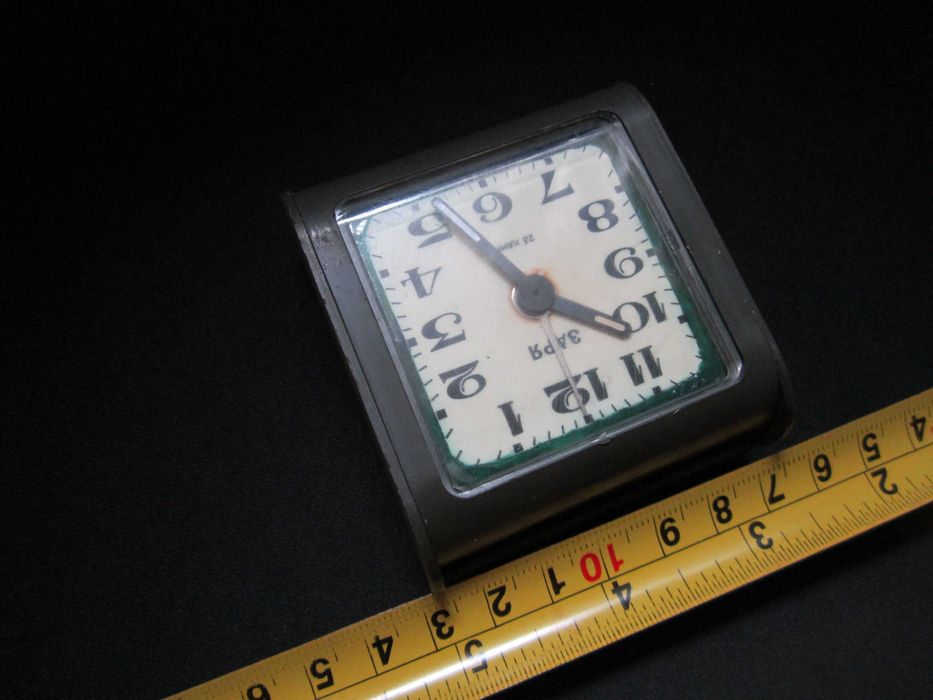 Будильник настольный "ЗАРЯ" Made in USSR.