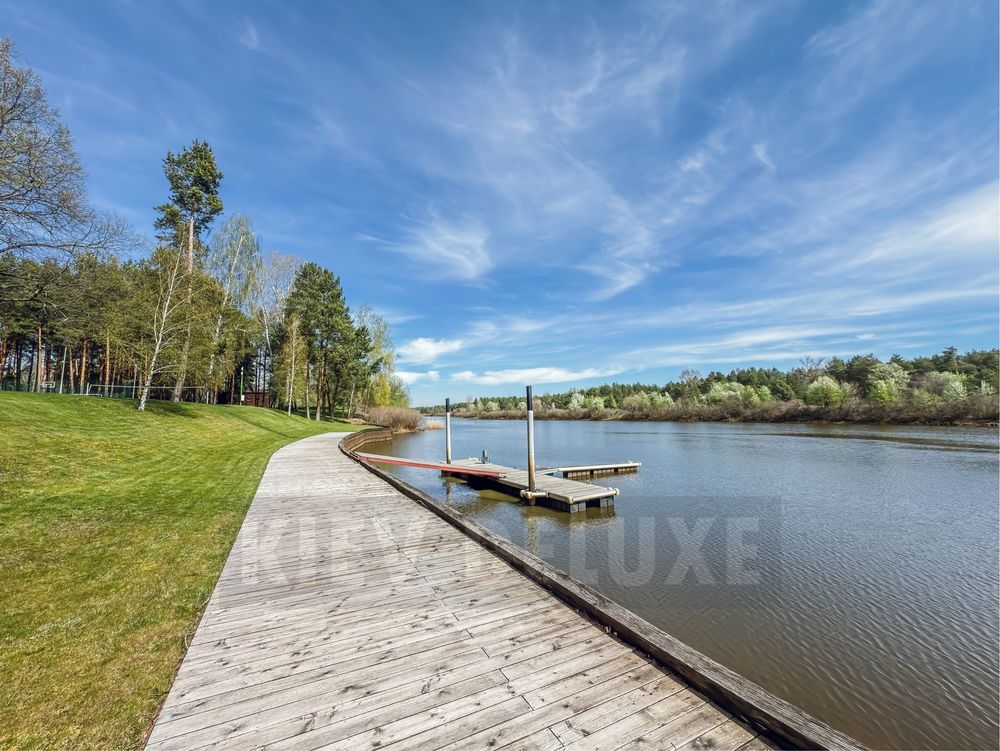 Продаж котеджу з новим ремонтом в км GoodLife Park