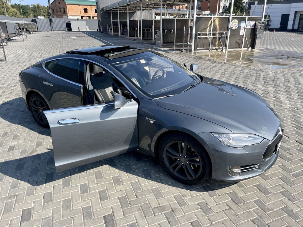 Продам автомобіль Tesla Model S 85 ‼️ Електромобіль