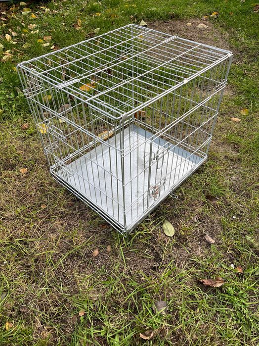 Metalowa klatka dla psa