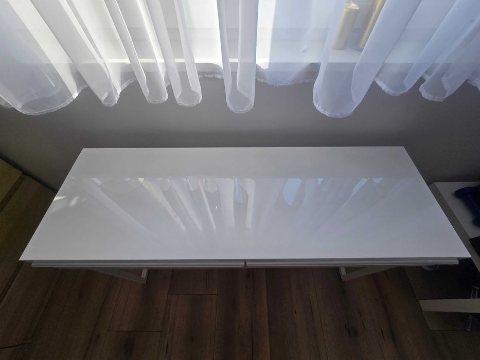 Biurko/Toaletka IKEA BESTÅ BURS, biały połysk, 120x40x74,5 cm