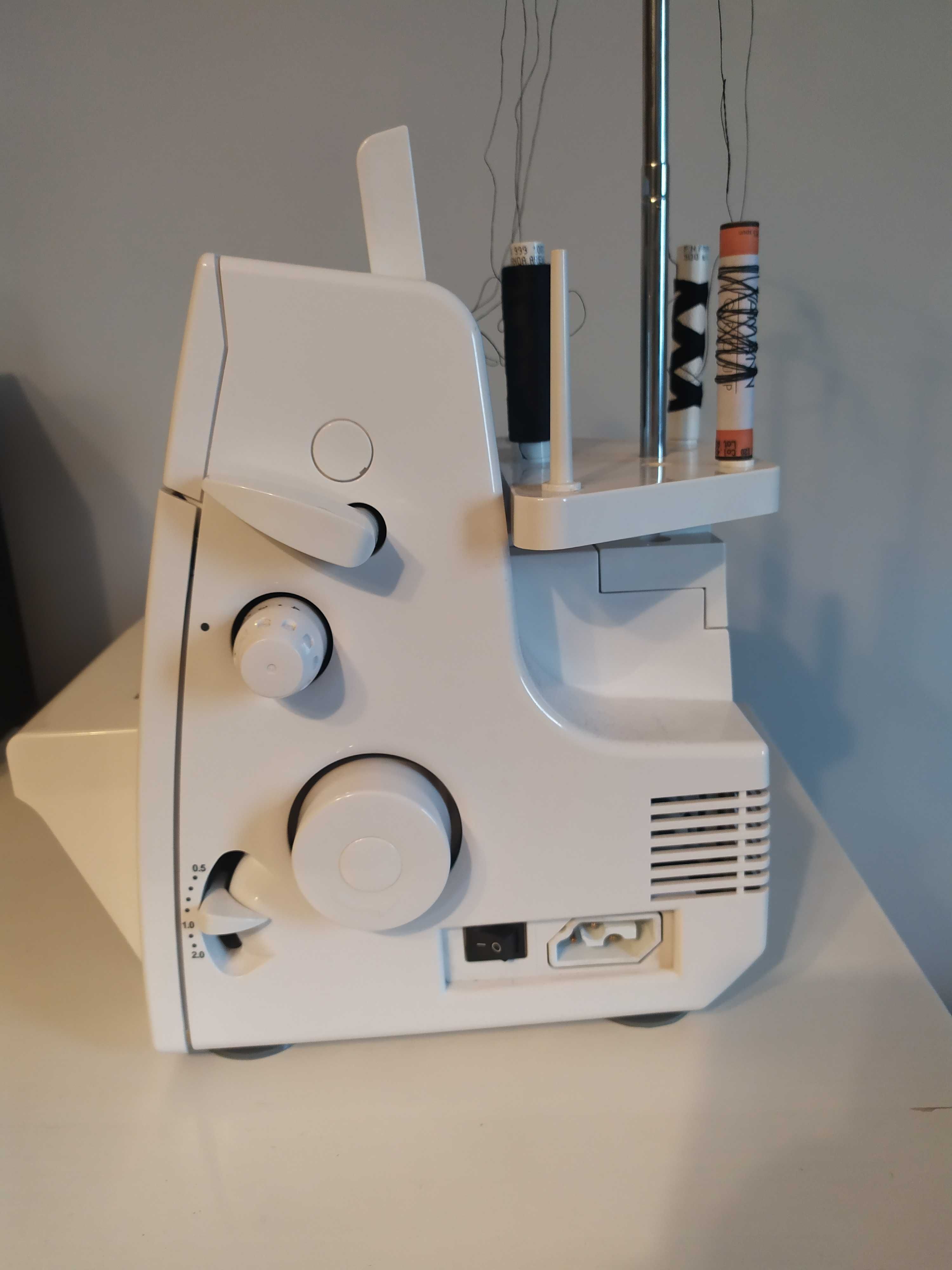 Overlock 5 nitkowy Łucznik 820D-5