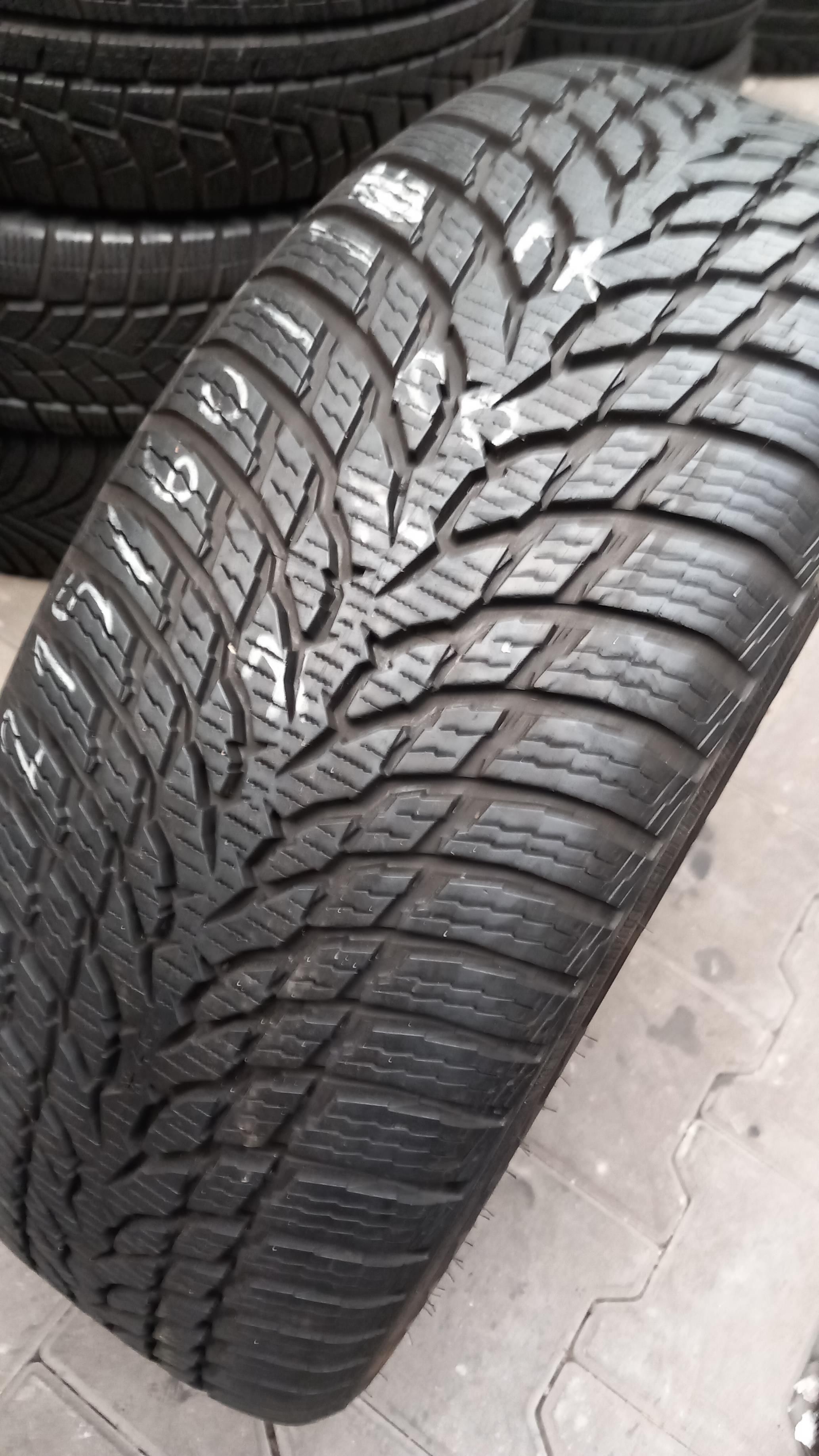 215/60/16 Nokian WR Snow Proof 95H