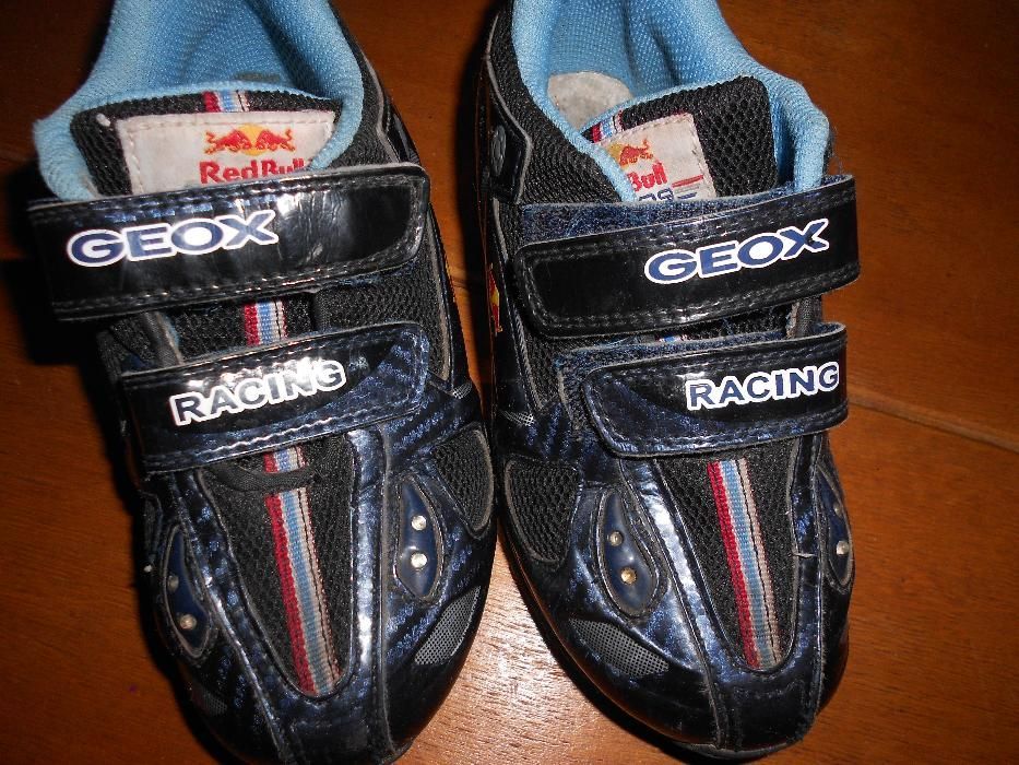 Кроссовки Geox-RACING с мигалками в отличном состоянии,размер 29