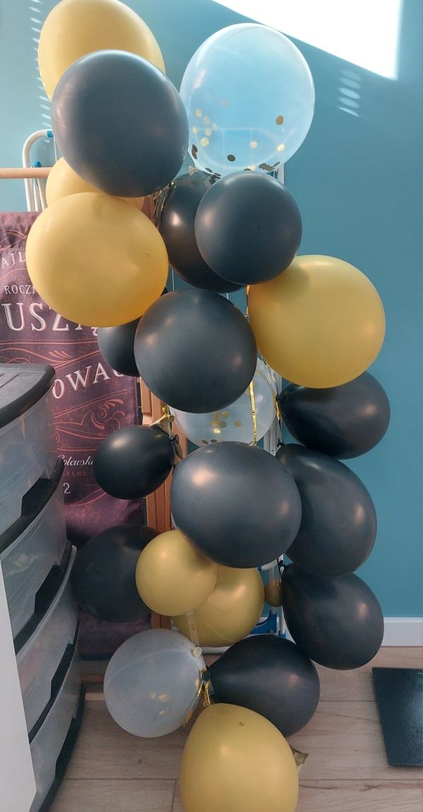Balony z helem na 18 urodziny