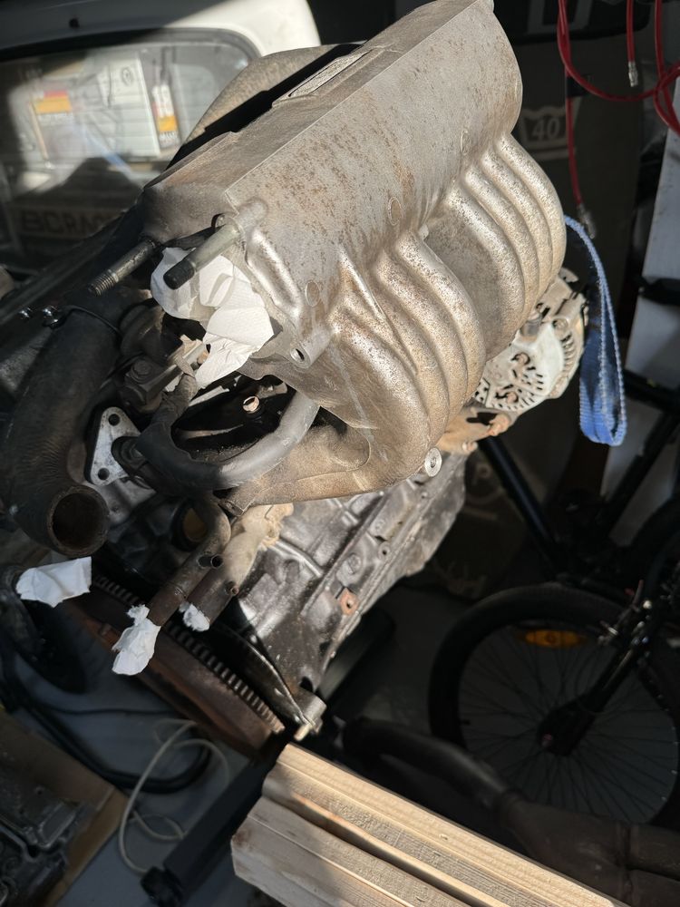 Vendo motor toyota AE86 sem cames e com cambota e 1 biela danificada