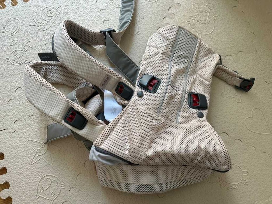 BabyBjörn Porta Bebé One Air