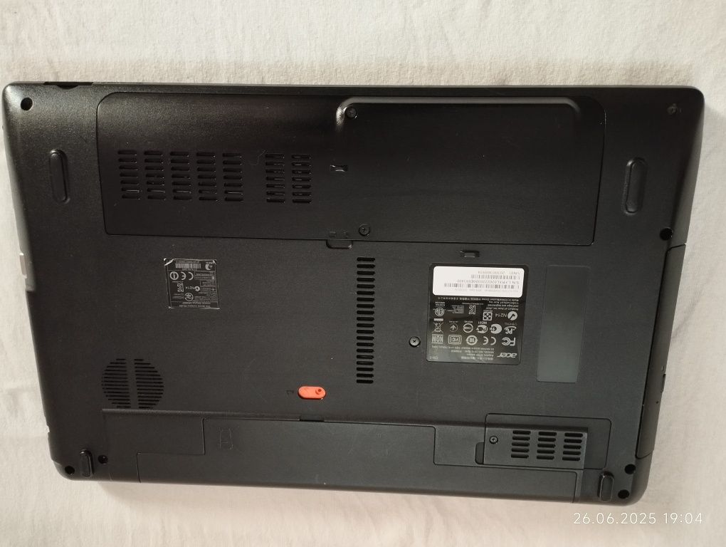 Ноутбук Acer Aspire 5750G, 4/128G, відеокарта Geforce 610M
