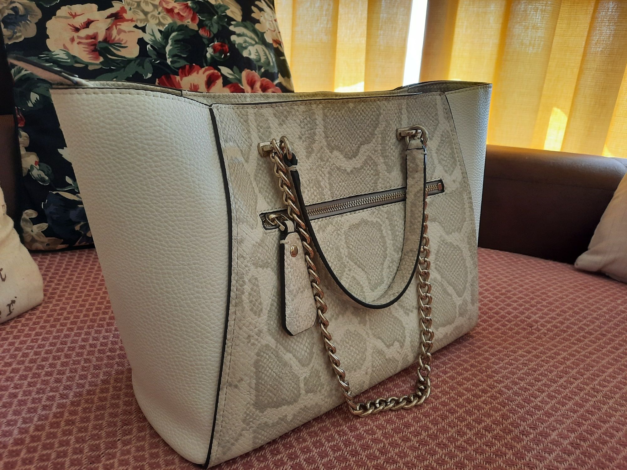 Mala shopper Guess