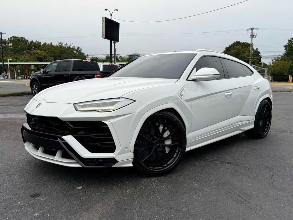 Lamborghini Urus      2020