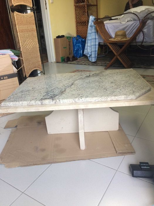 mesa de mármore para centro de sala ou escritório