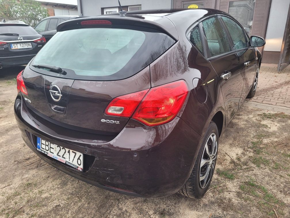 Opel Astra j 1,4 benzyna