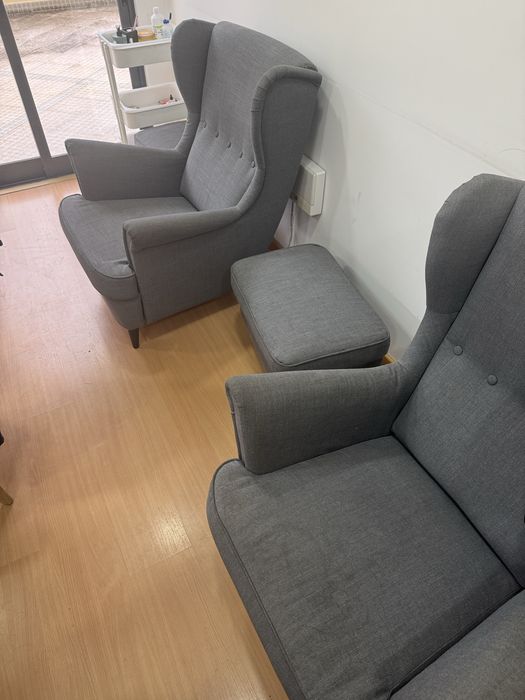 Poltrona com repousa pes