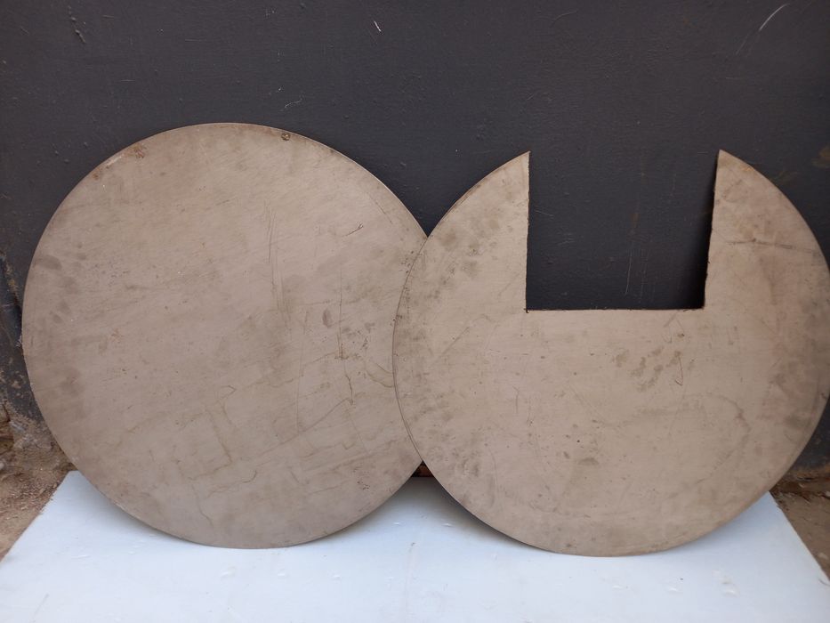 Донышки из н/ж стали диаметром 600мм, для изготовления емкости.