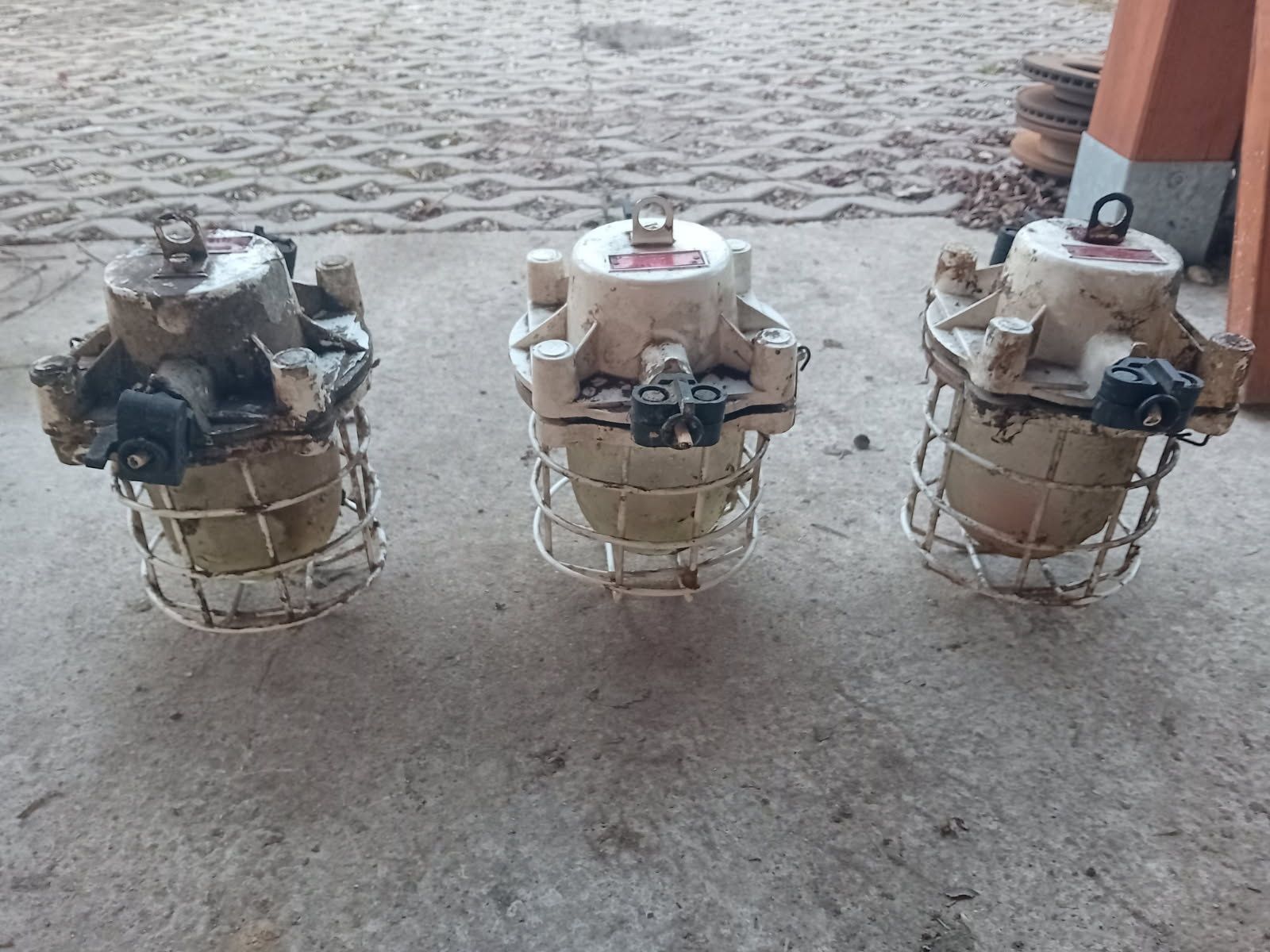 Lampy oprawy oświetleniowe