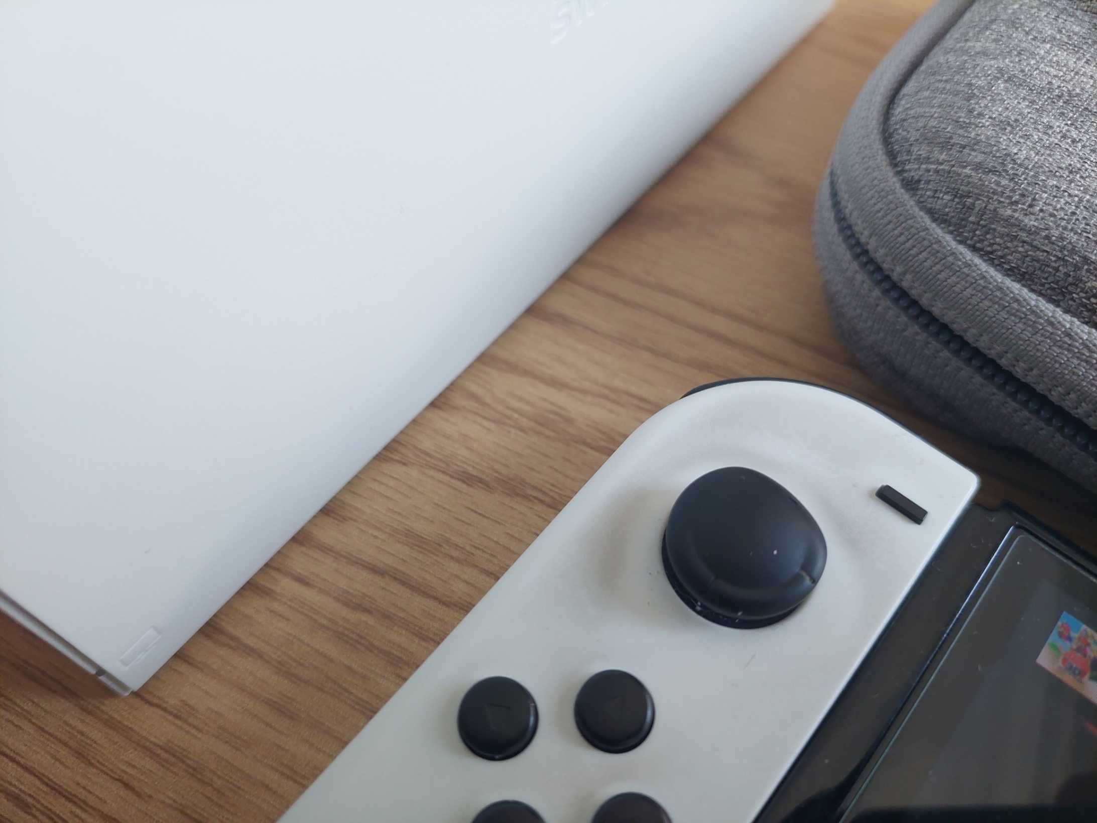 Nintendo Switch OLED, etui + szkło na ekranie od zawsze, microSD 256GB