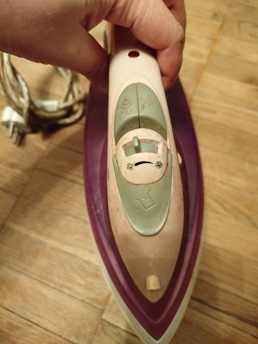 Утюг Elite JR-4220