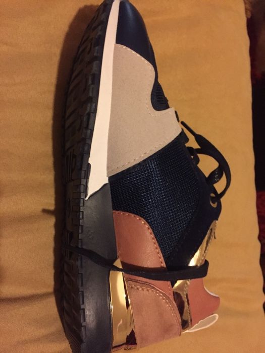 Ténis Guess não originais 20 euros tamanho 40