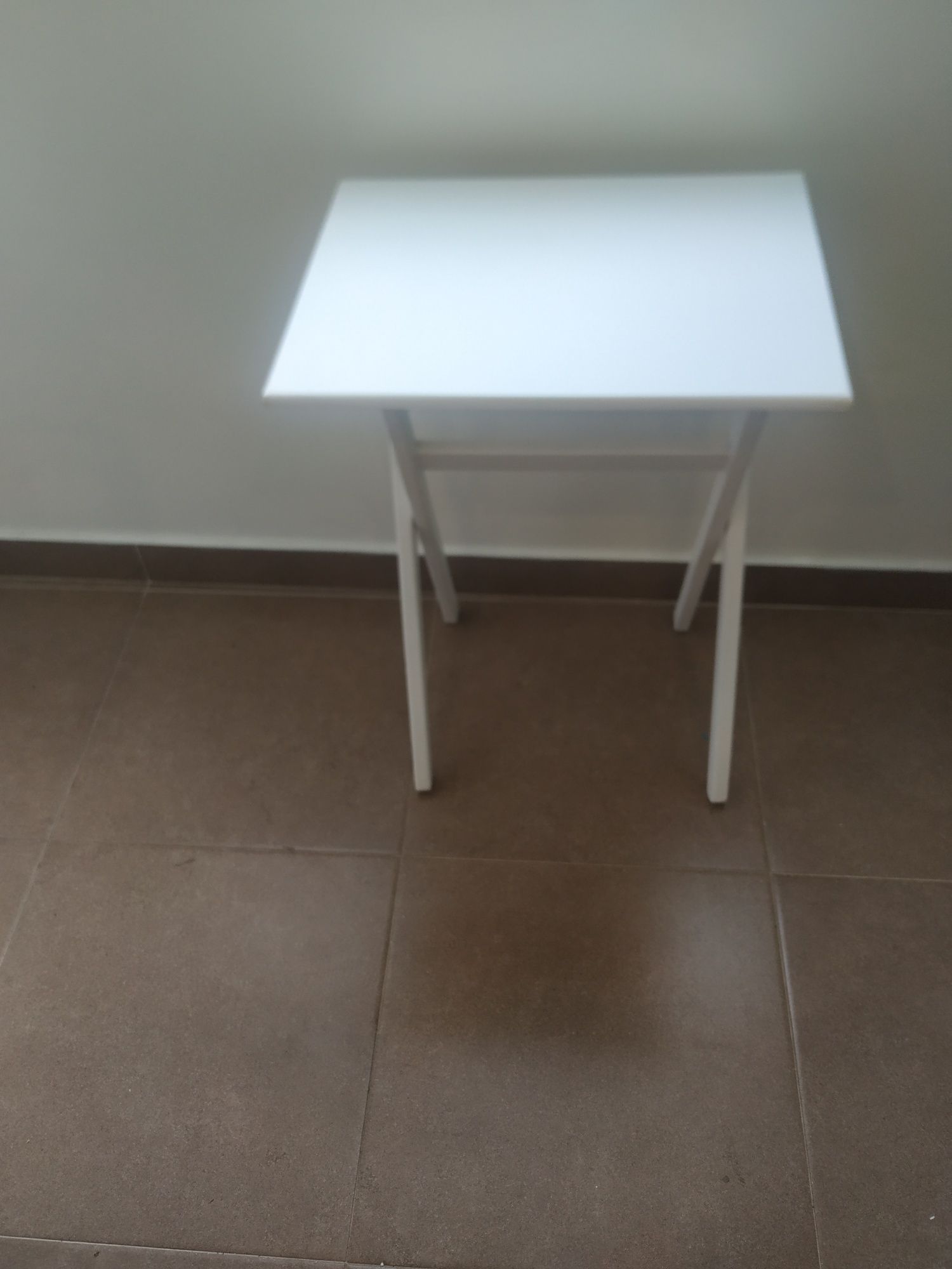 Pequena mesa/ secretária articulada NOVO PREÇO
