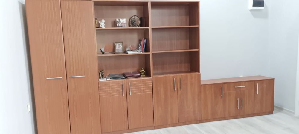 Продам офісну мебель. Б/у. Стан 8/10. Ужгород . Лише сасовивіз