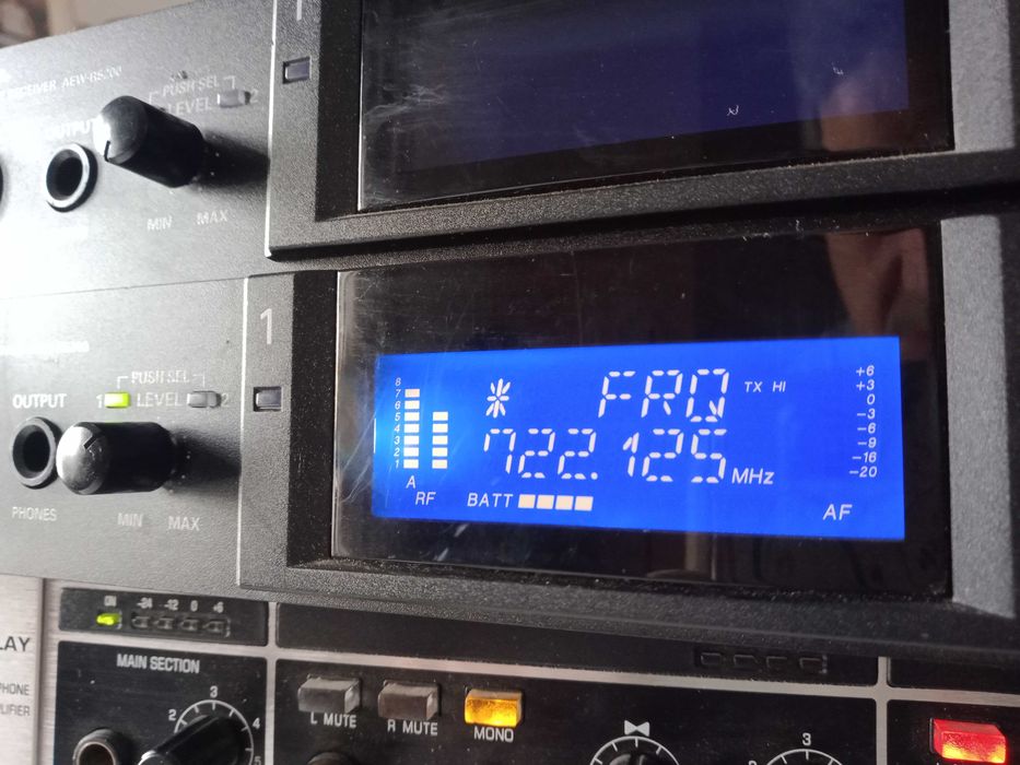 Audio-Technica AEW-R5200 - Sistema de microfones sem fio
