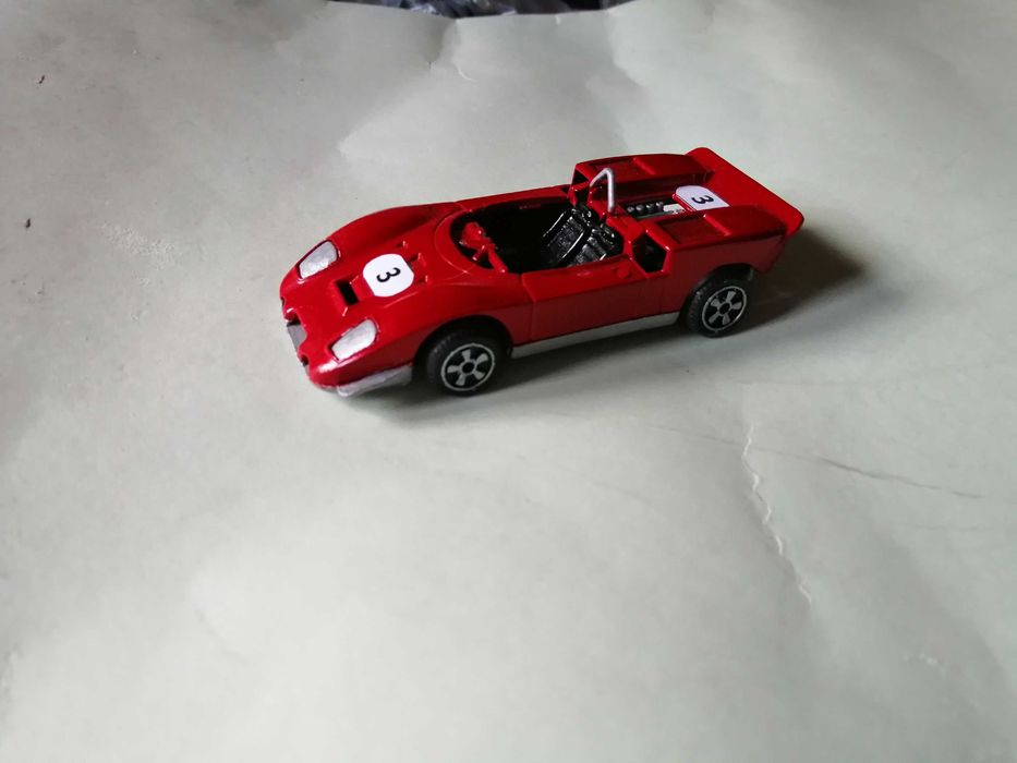 Miniatura  Dynky Toys e Corgi  1/43