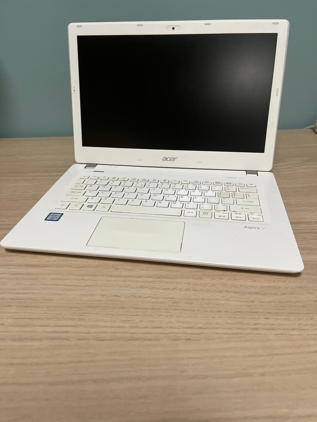 Laptop Acer v3-372 i5/8GB/240 13.3" + windows 10 pro