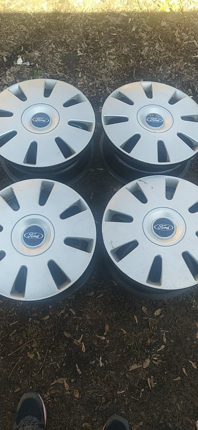 Felgi  orginalne 16 cali Ford