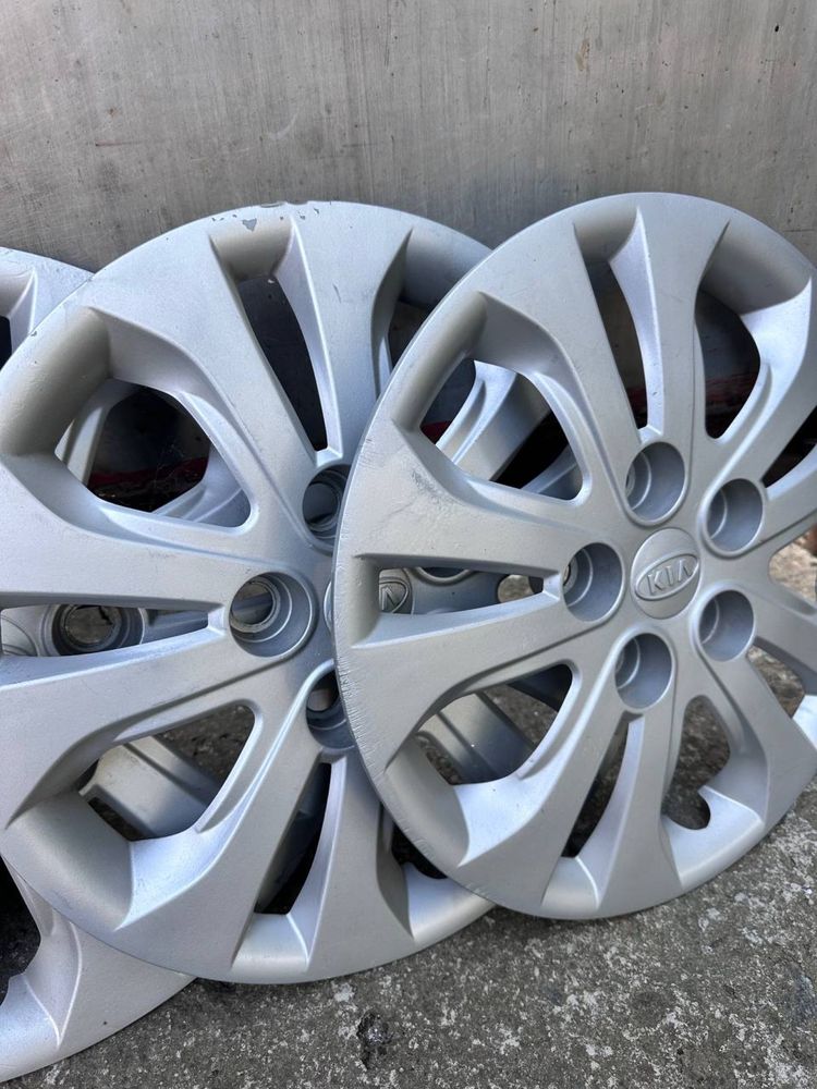 Комплект колпаков KIA R15 (оригинал), б/у