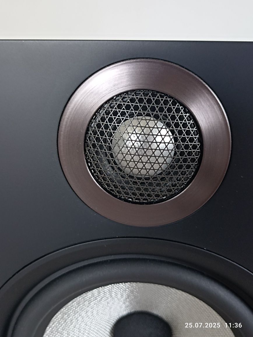 Kolumny Bowers & Wilkins 606, monitory