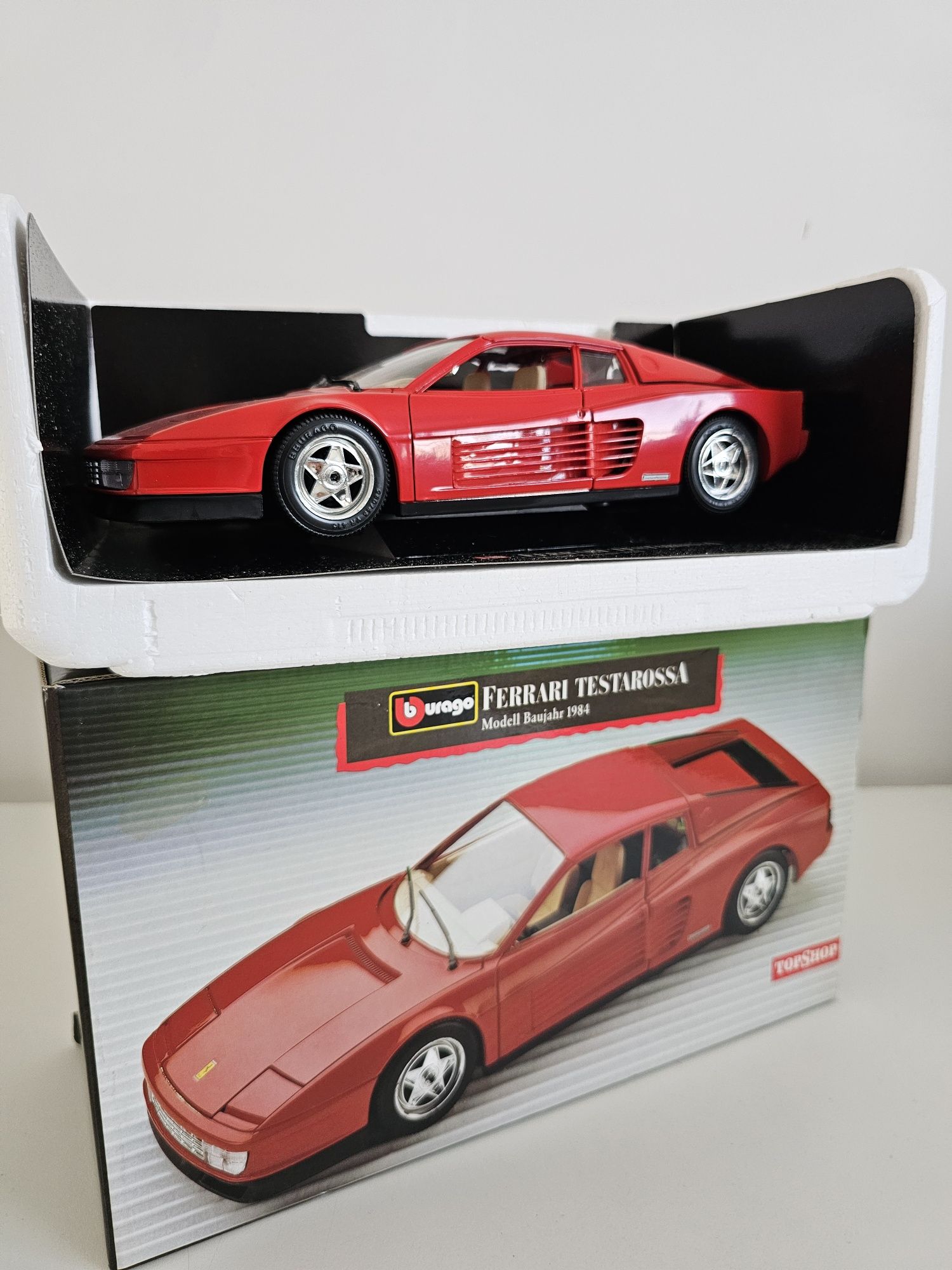 Ferrari testarossa bburago w skali 1/18 nowy