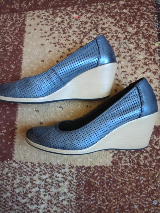 Buty nowe na koturnie  Lasocki rozmiar 37