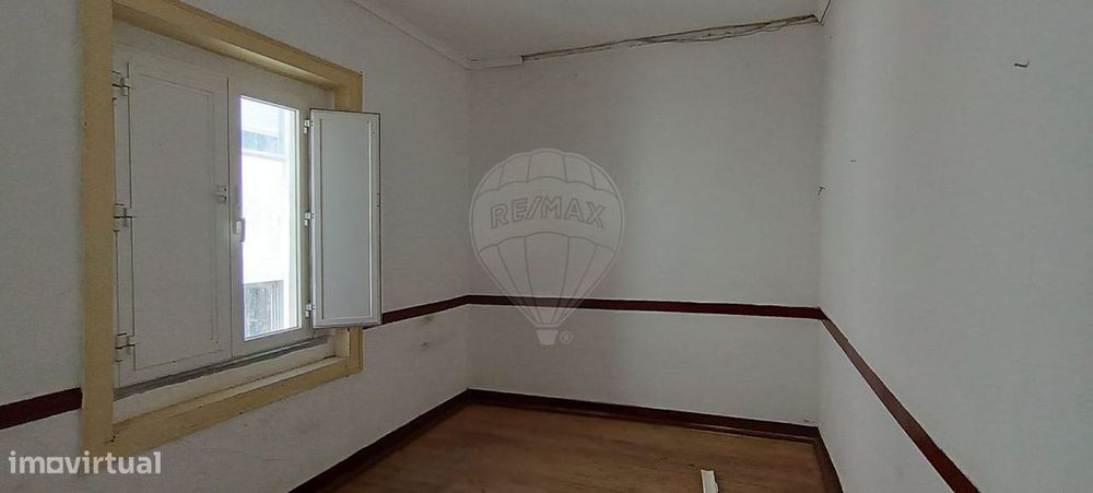 Moradia T21 para venda