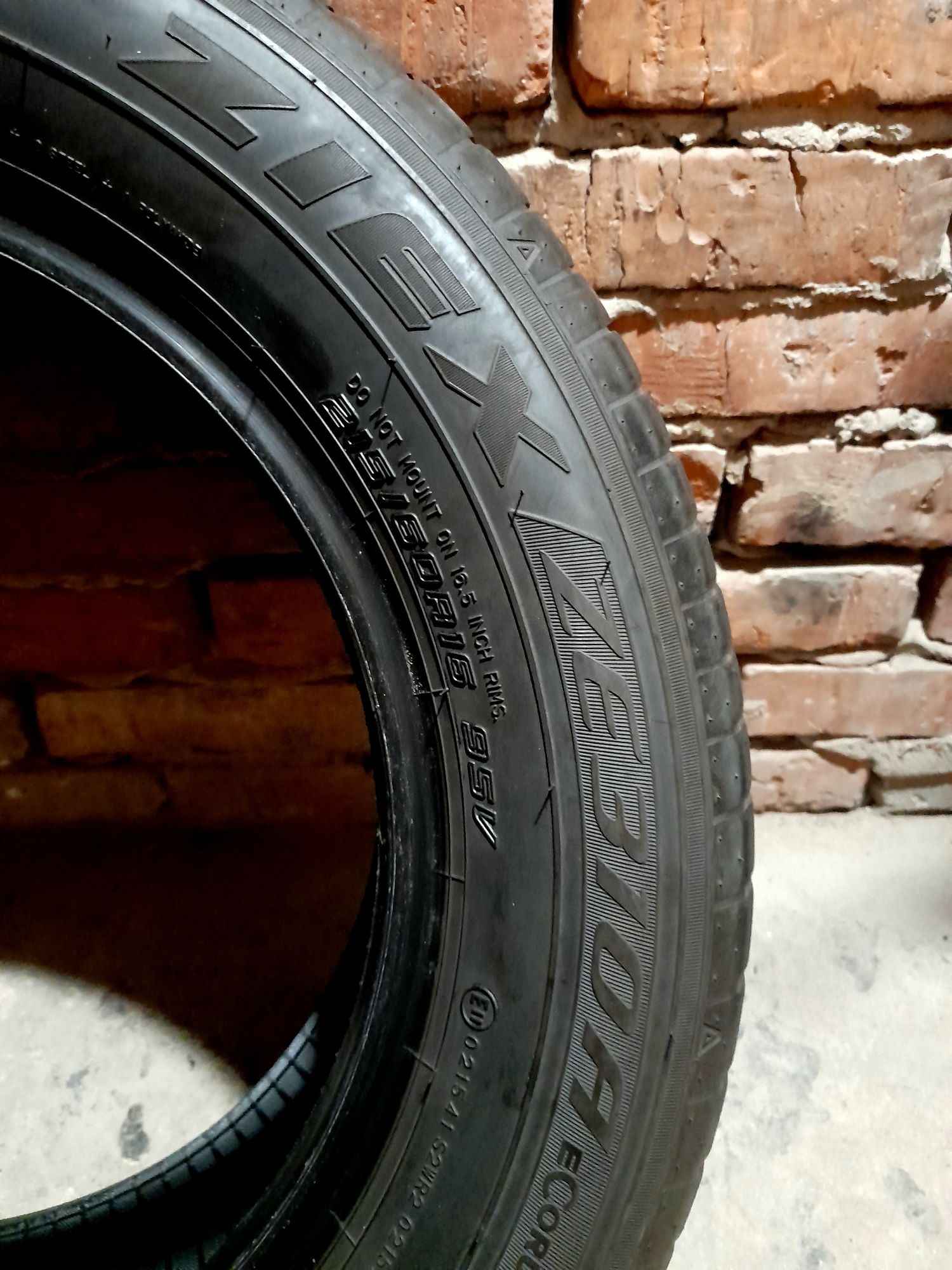 Opony letnie Falken 215/60/16.