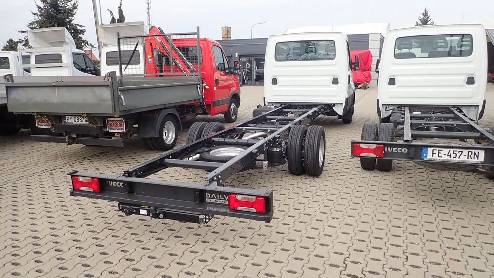 Iveco 70c-50c-35c podwozia do zabudowy, skrzynie, wywrotki, żurawie, HDS  wyprzedaż rocznika- różne modele , wyposażenie, rozstawy osi