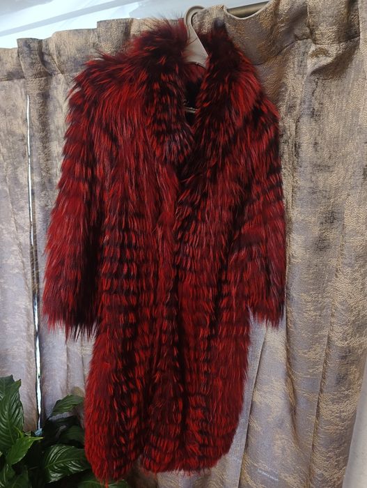 Жіноча жилетка з хутра чорнобурки