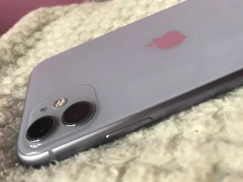 iPhone 11 fioletowy 64 GB