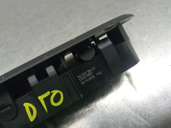 Comando / botão / interruptor vidros frente direito PEUGEOT 308 CC