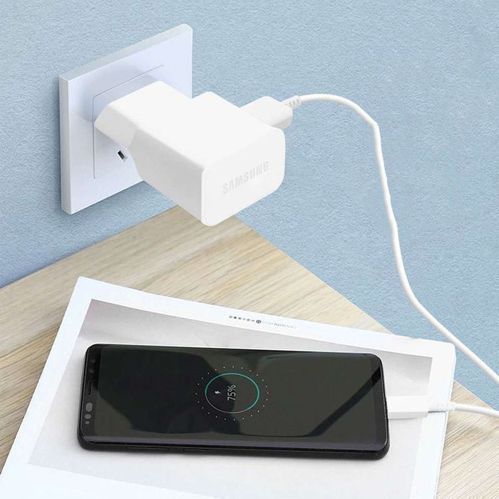 Ładowarka sieciowa Samsung USB-A EP-TA50EWE 5V / 1,55A Biała