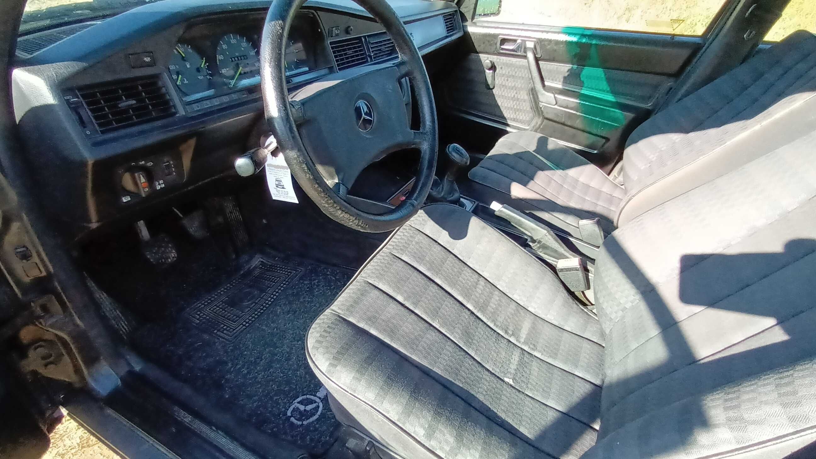 Excelente Mercedes-Benz 190D Clássico
