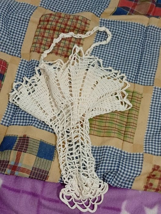 Conjunto de peças em Rendas feitas a mao