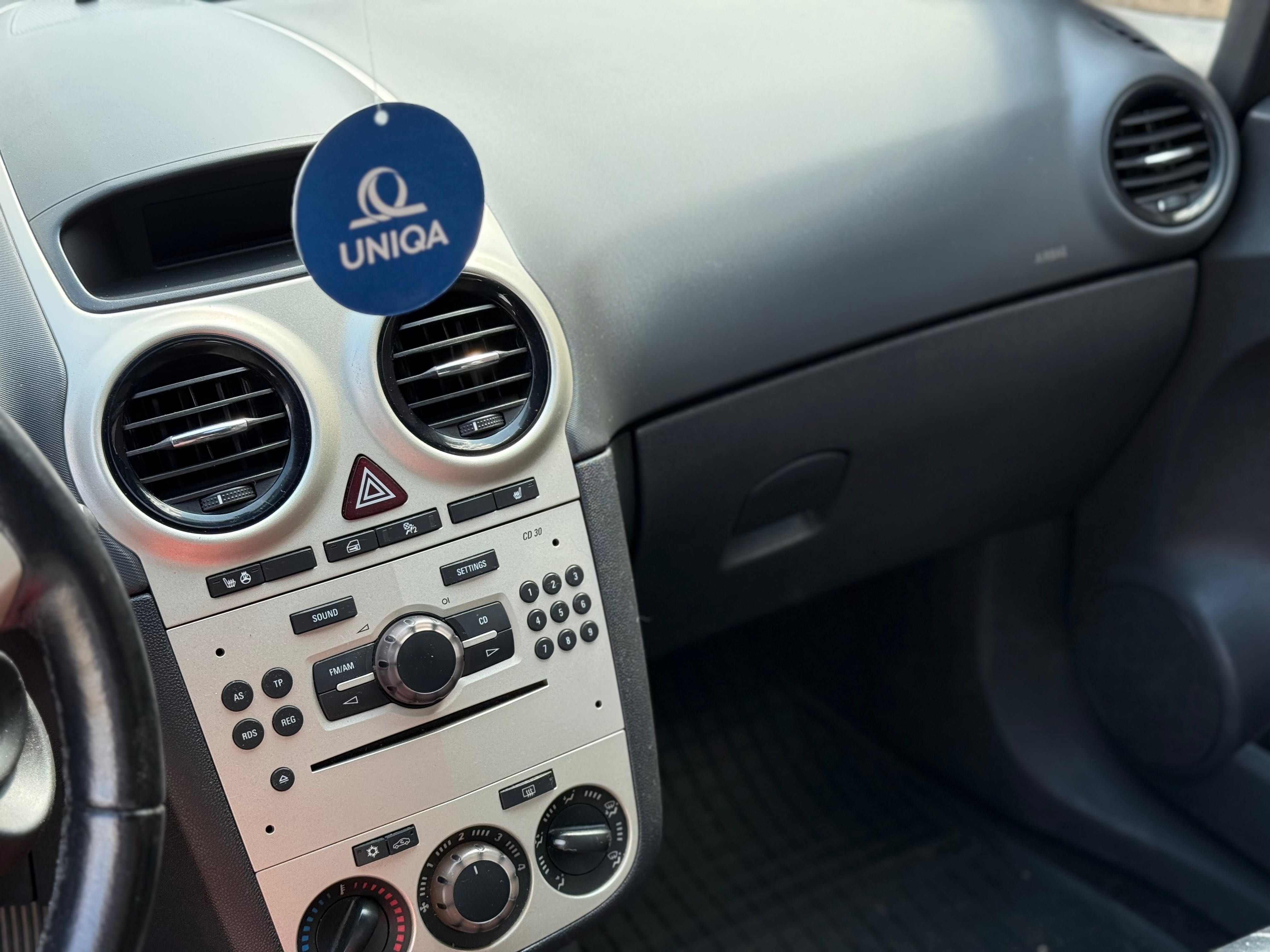 Opel Corsa Cosmo 1.0 z gazem klimatyzacja
