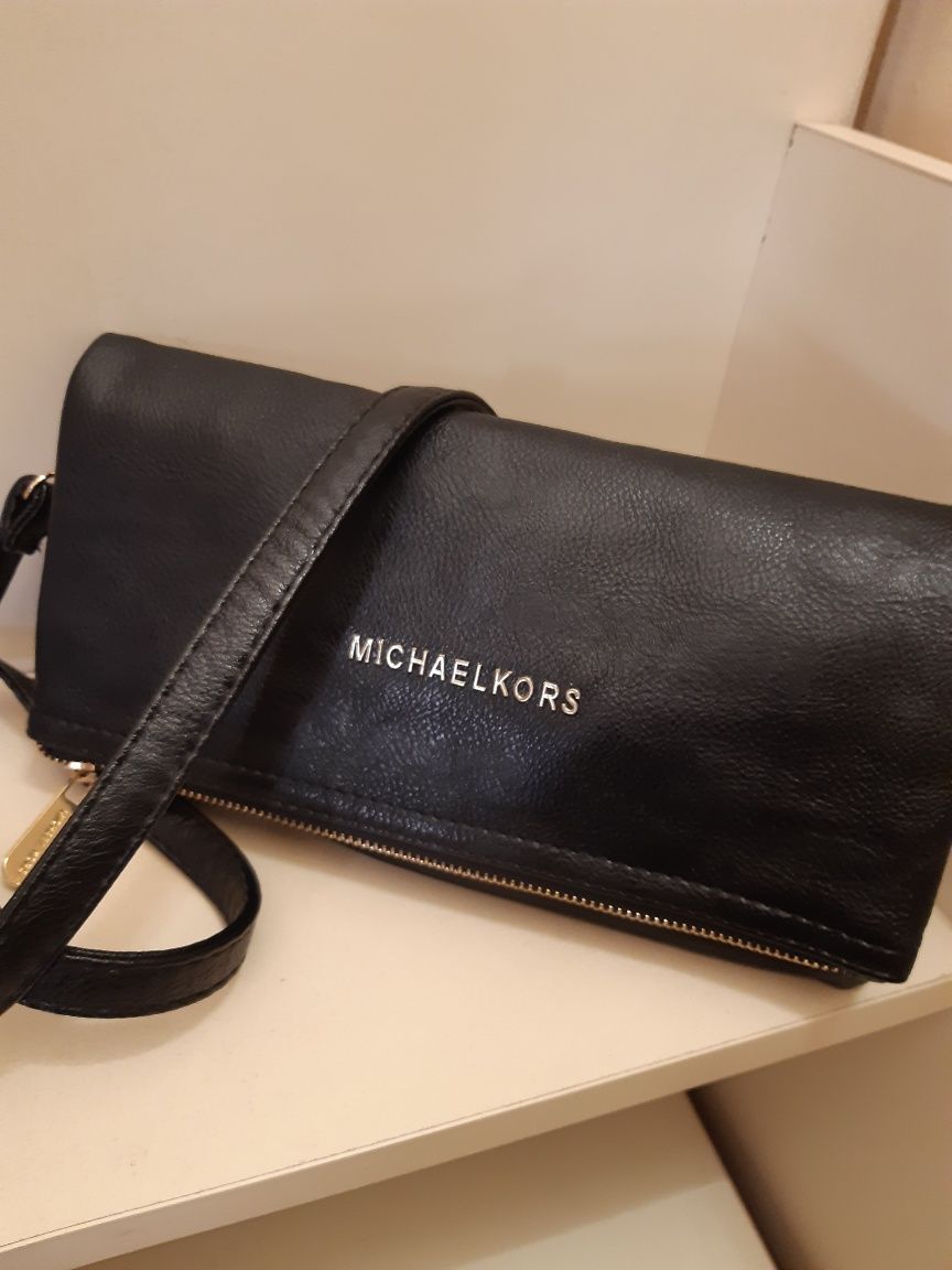 Torebka typu MICHAEL KORS.