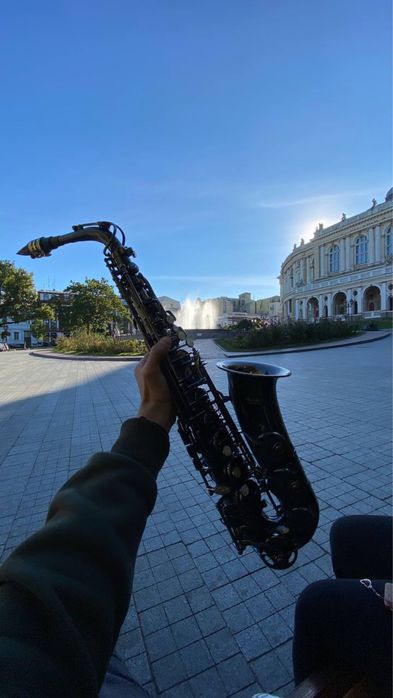 Саксофон альт (чёрный, стильный дизайн)