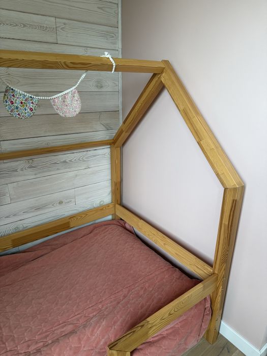 Łóżko domek dl 180 cm szer 90 cm