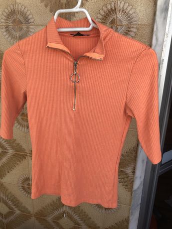 Camisa laranja florescente meia manga