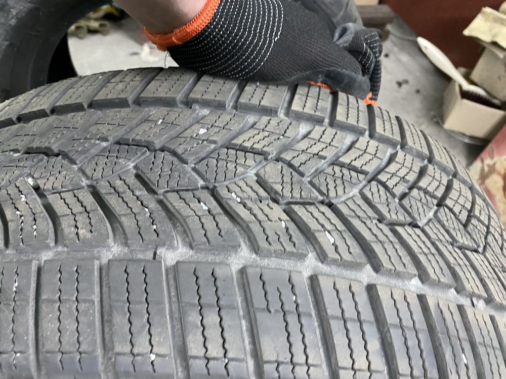 Good Year Ultra grip 225/50/17 R17 M+S roonflat ИДЕАЛ