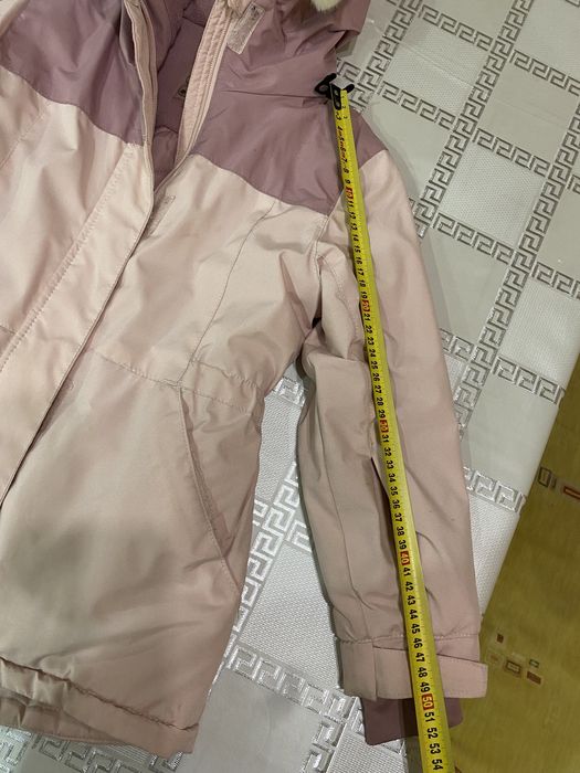 Зимова дівчача куртка